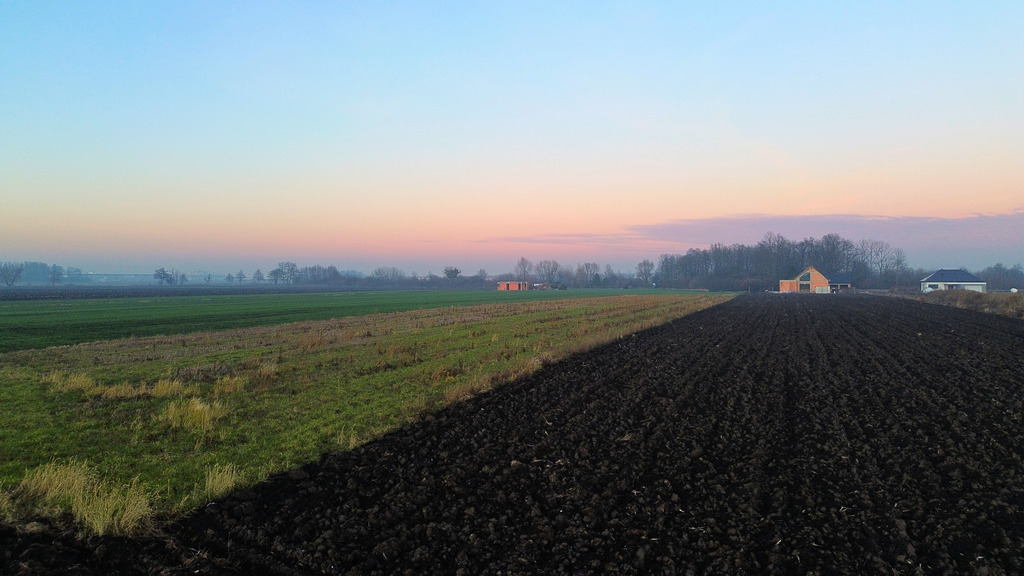 Grunt kl. II z możliwą zabudową, 3 km od Bielan