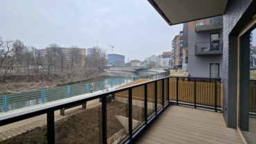 Balkon od strony Odry | 3 pokoje| Garaż