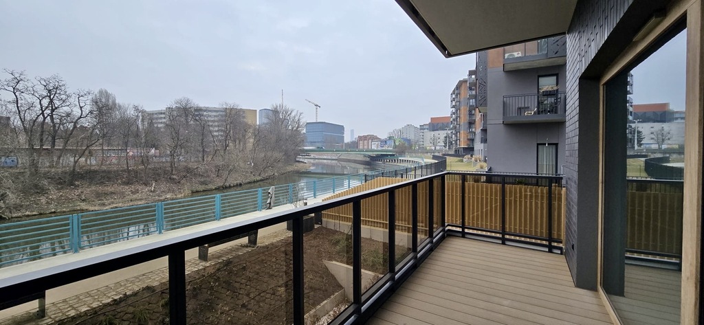 Balkon od strony Odry | 3 pokoje| Garaż