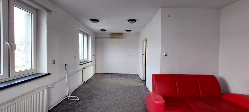 wynajmę lokal  | 79m2 |