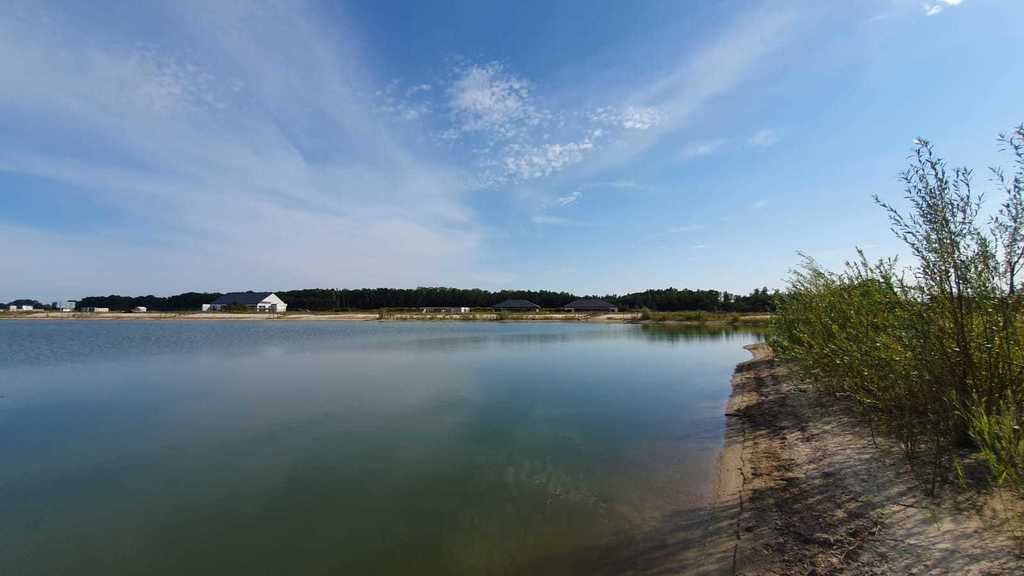 Wyjątkowa działka budowlana z linią brzegową