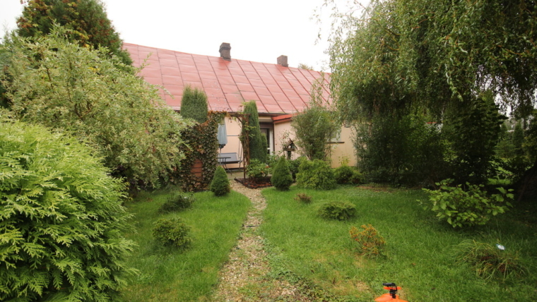 Parterowy dom wolnostojący do remontu