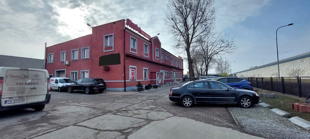 wynajmę lokal  | 79m2 |