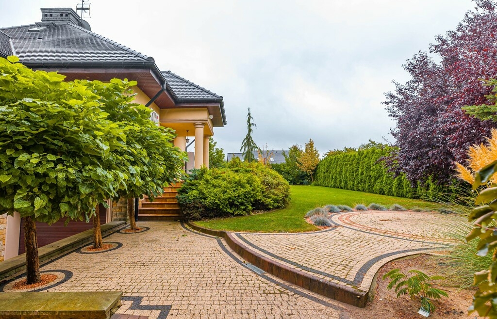 Duży dom w Łozinie  I Piwnica I 5 Pokoi I 2 min S8