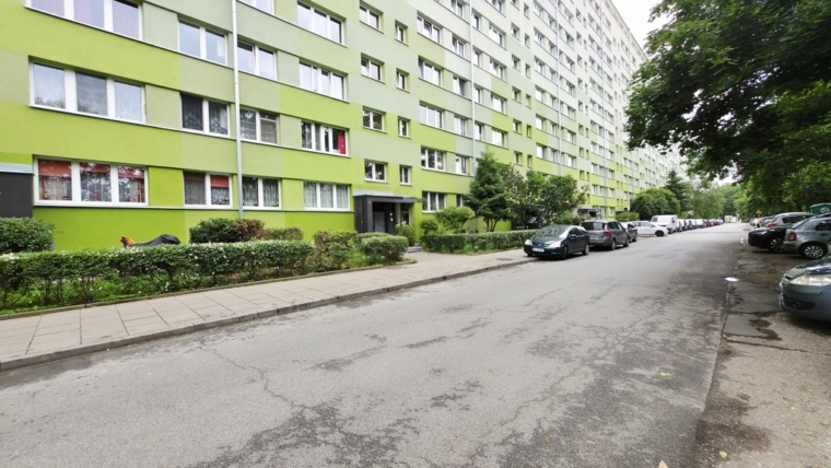 REZERWACJA 3 Pokoje I Balkon I Piwnica I