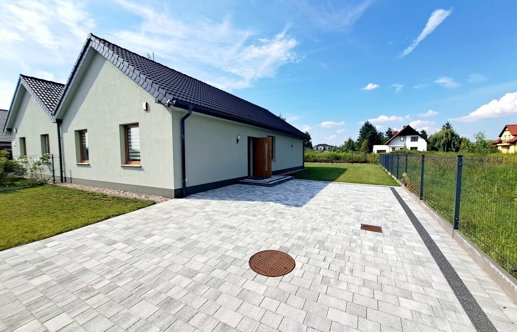 Nowy dom z ogrodem w Dobrzykowicach