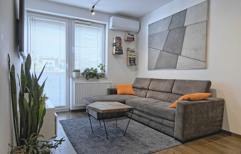 Ustawne trzy pokoje/balkon/garaż/komórka