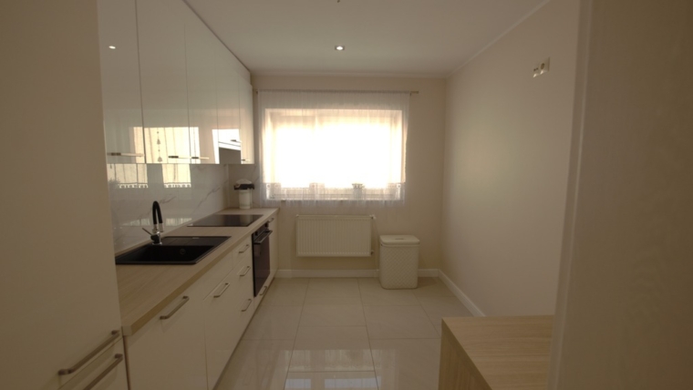 Ustawne trzy pokoje/balkon/garaż/komórka