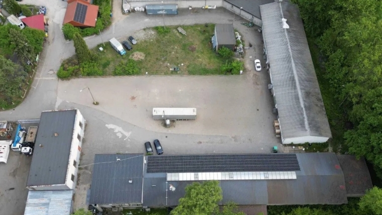 Kompleks przemysłowo–biurowy, pełna infrastruktura