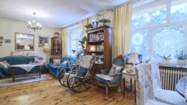 Dom przy lesie z dużym potencjałem/narożna działka