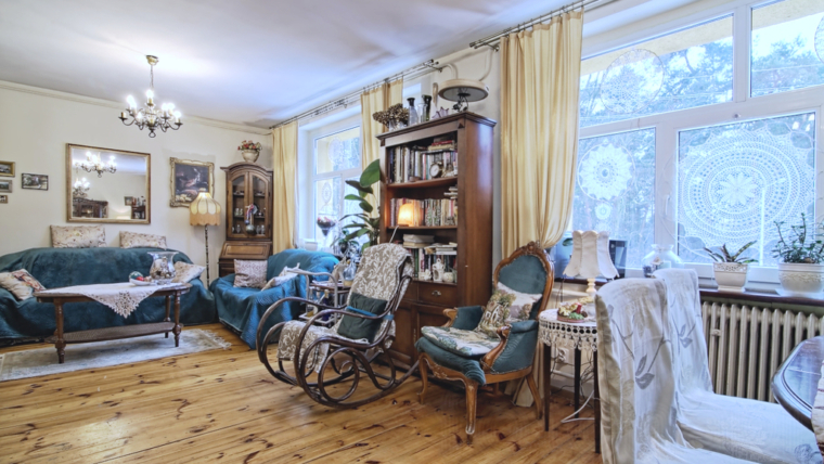 Dom przy lesie z dużym potencjałem/narożna działka