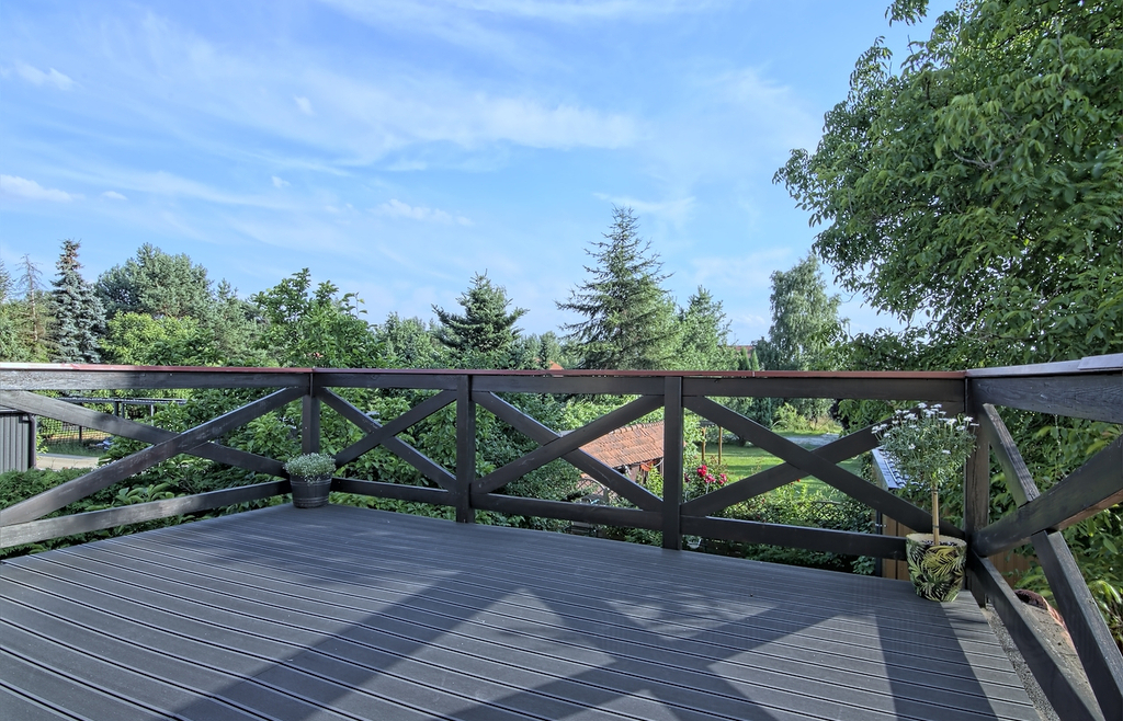 6 pokoi/2 kuchnie/2 łazienki/3 garaże/ogród