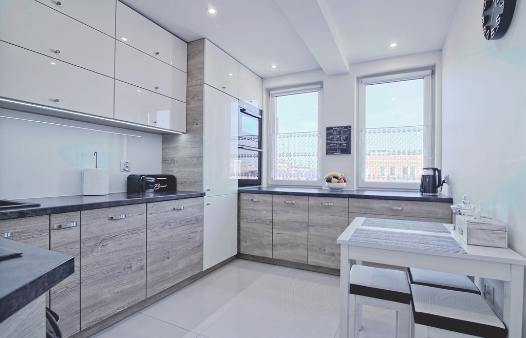 Narożne/trzypokojowe/duży balkon/garaż/cisza