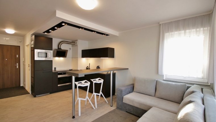 Wyposażona kawalerka z balkonem | Jagodno