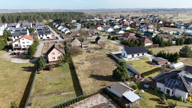 Działka budowlana 16 arów + WZ + media