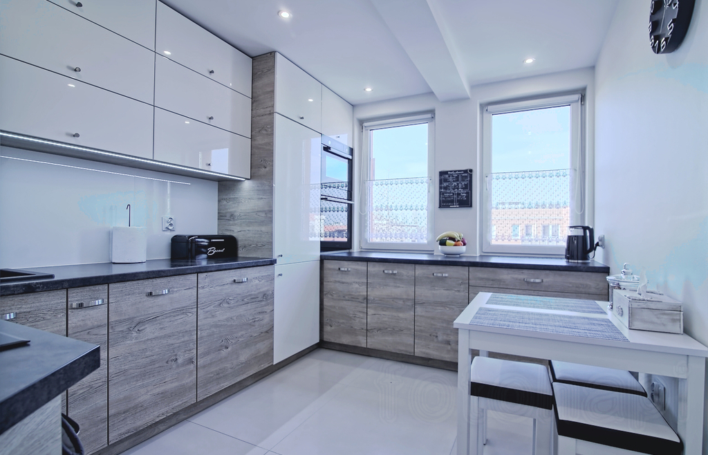 Narożne/trzypokojowe/duży balkon/garaż/cisza