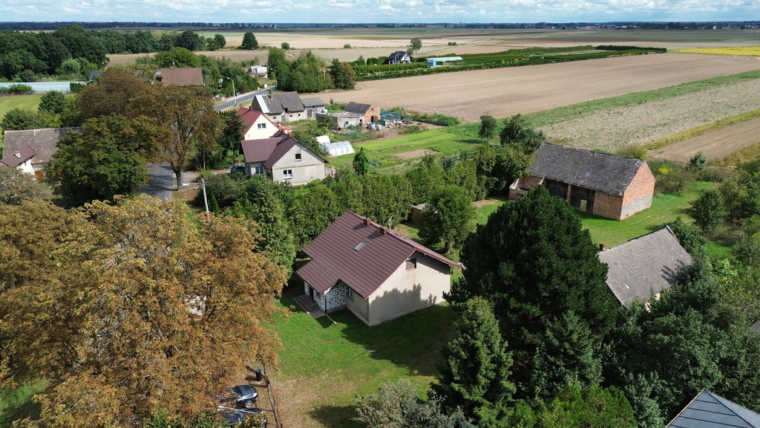 Dom na atrakcyjnej działce 3175m2 w Januszkowicach