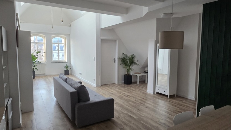 Mieszkanie przy Wrocławskim rynku | 3 pokoje | 64m