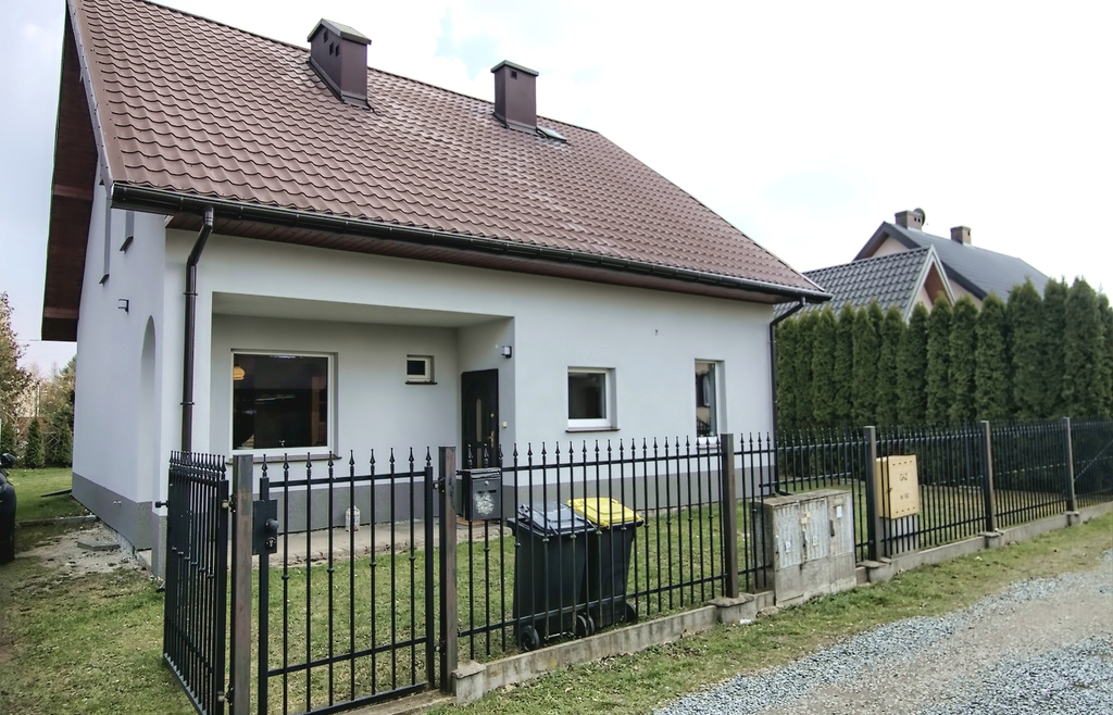 Boczna uliczka/6 pokoi/2 łazienki