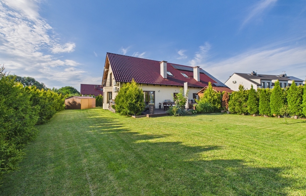 Bliźniak z ogrodem 539 m² | pow. 143,5 m² | 4 pok.