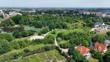 Działka budowlana mieszkaniowo-usługowa na Różance