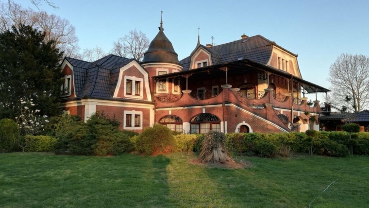 Kompleks pałacowy | pałac | willa | basen | park